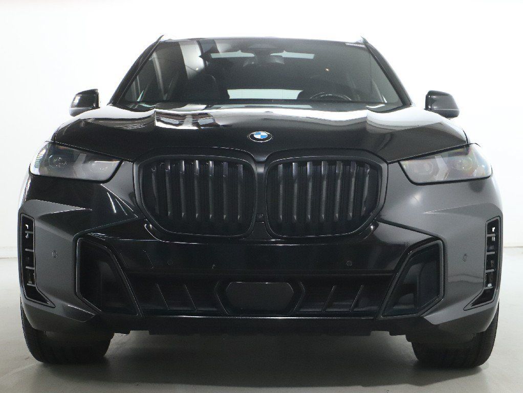 Used 2024 BMW X5 xDrive40i w/ M Sport Package AWD/4WD image 6