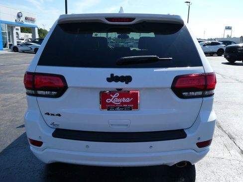 Used 2020 Jeep Grand Cherokee Altitude AWD/4WD image 6