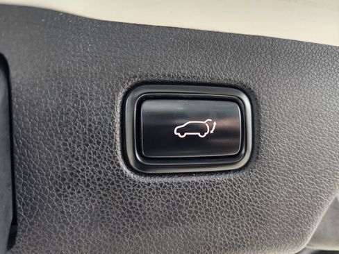 Used 2016 Kia Sorento SX image 17