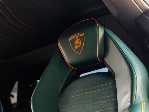 Used 2024 Lamborghini Revuelto image 31