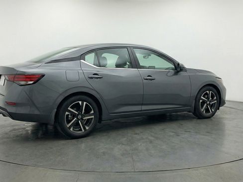 Used 2025 Nissan Sentra SV FWD image 9