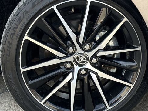 Used 2024 Toyota Camry SE image 9
