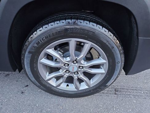 Used 2023 GMC Terrain SLT w/ Infotainment Package II image 35