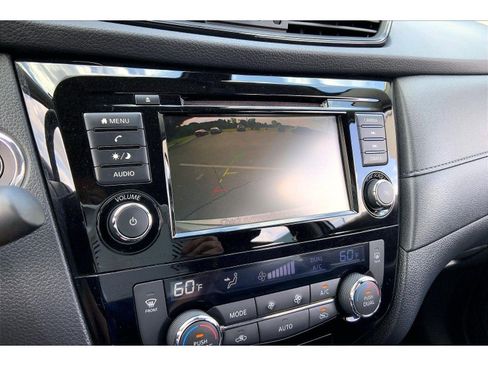 Used 2020 Nissan Rogue SV FWD image 20