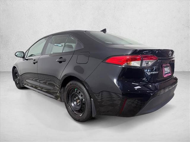 Used 2025 Toyota Corolla LE FWD image 5