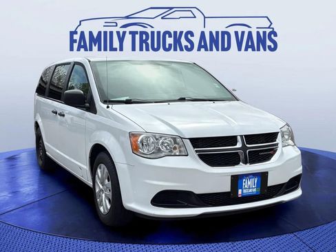 Used 2019 Dodge Grand Caravan SE w/ UConnect Hands-Free Group FWD image 7