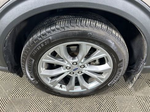 Used 2021 Ford Explorer XLT w/ Equipment Group 202A image 11