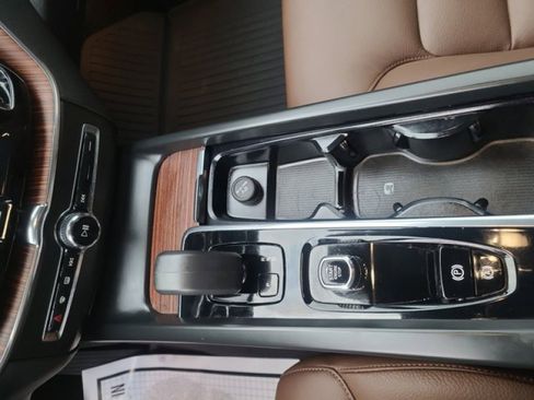 Used 2023 Volvo XC60 B5 Plus w/ Climate Package image 14