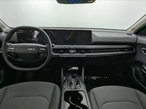 Used 2025 Kia K4 FWD image 24
