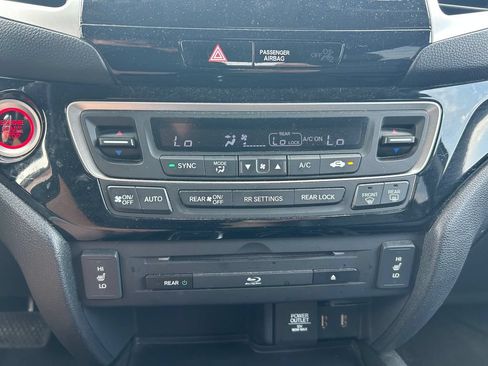 Used 2017 Honda Pilot Touring image 27