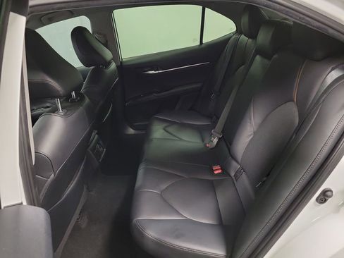 Used 2020 Toyota Camry XLE image 23