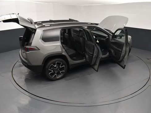 New 2026 Jeep Cherokee Overland w/ Advanced Pro Tech Group image 30