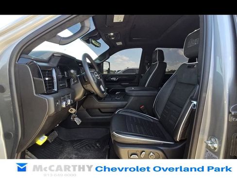 Used 2025 GMC Sierra 2500 AT4X w/ AT4X AEV Edition image 9