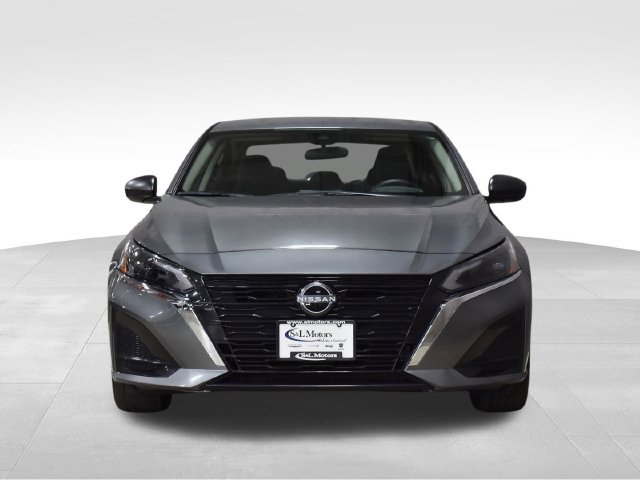 Used 2025 Nissan Altima 2.5 SV FWD image 3