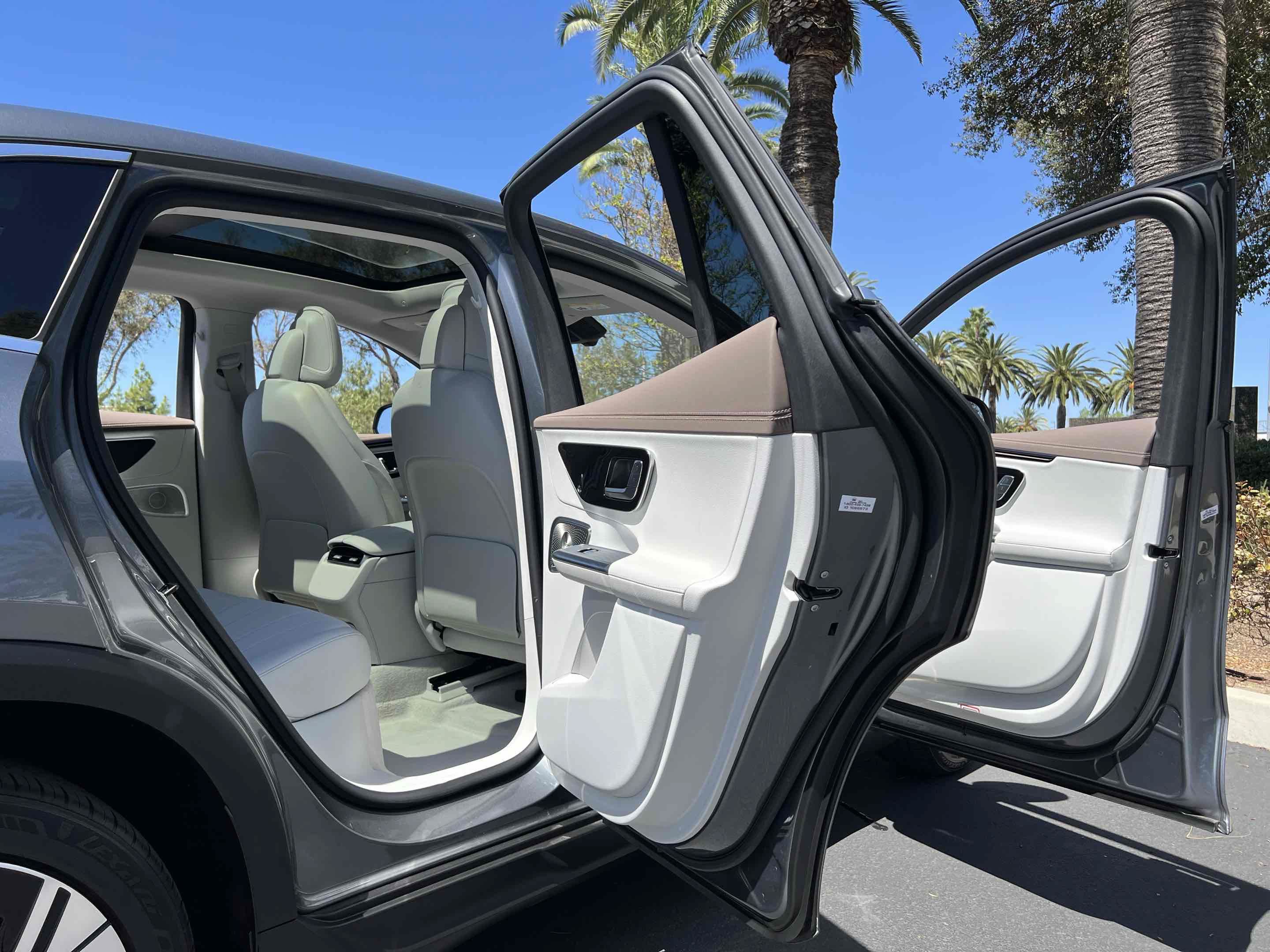 Used 2023 Mercedes-Benz EQE 350+ SUV w/ Exclusive Trim Package image 76