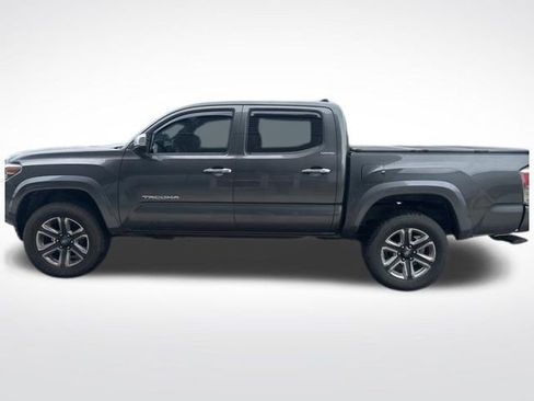 Used 2016 Toyota Tacoma Limited w/ Towing Package AWD/4WD image 8
