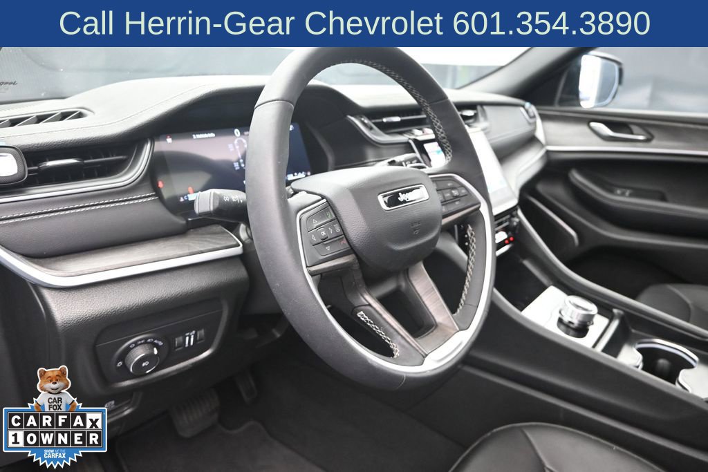 Used 2025 Jeep Grand Cherokee L Limited RWD image 12