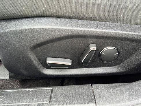 Used 2019 Ford Fusion SE FWD image 7