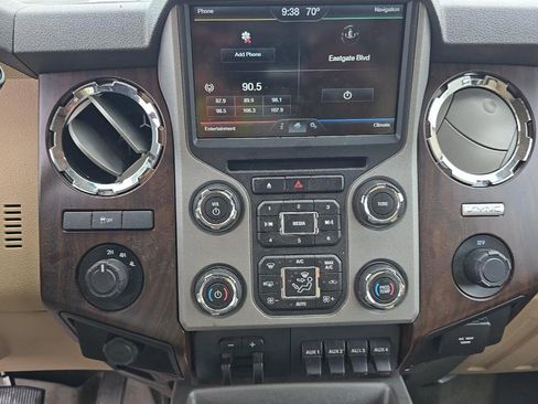 Used 2016 Ford F250 Lariat w/ Snow Plow Prep Package AWD/4WD image 16