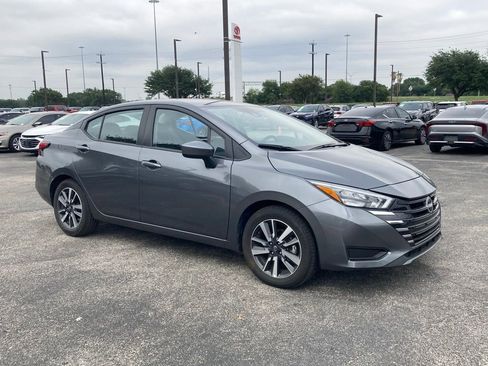 Used 2025 Nissan Versa SV FWD image 3