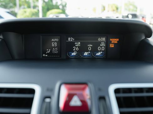Used 2018 Subaru Forester 2.5i Limited AWD/4WD image 12
