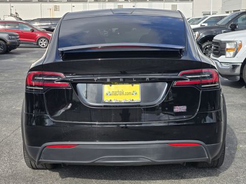 Used 2023 Tesla Model X Plaid image 6