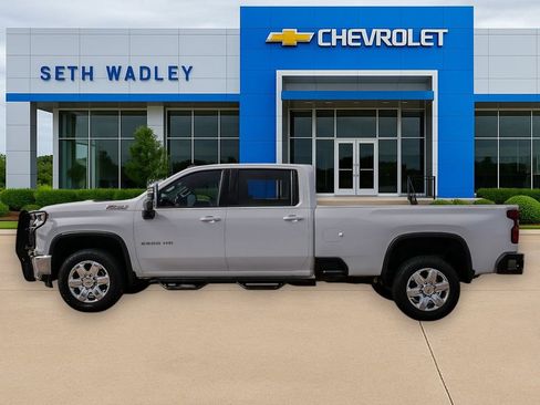 Used 2023 Chevrolet Silverado 2500 LT w/ Convenience Package image 4