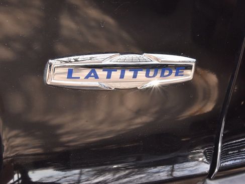 Used 2021 Jeep Cherokee Latitude image 37