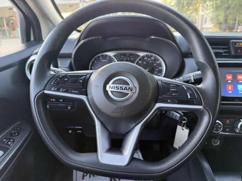 Used 2022 Nissan Versa S FWD image 27