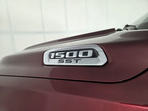 Used 2025 RAM 1500 Laramie image 10