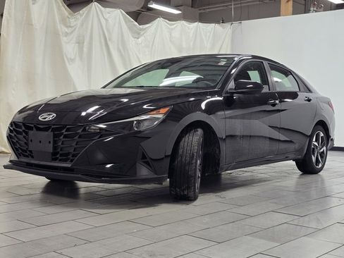 Used 2023 Hyundai Elantra SEL w/ Convenience Package image 11