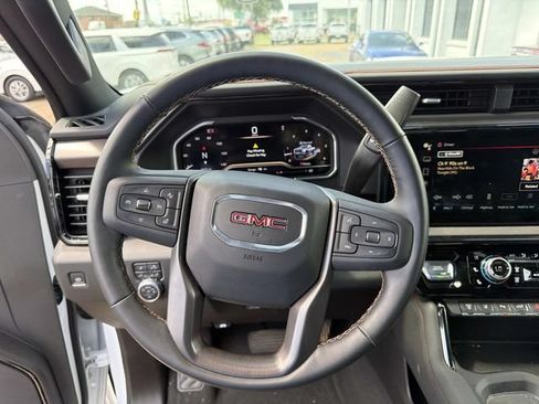Used 2025 GMC Sierra 2500 AT4 w/ AT4 Premium Plus Package AWD/4WD image 28