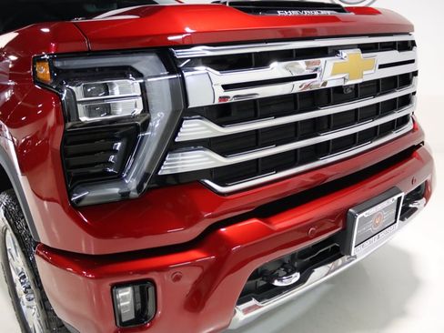 Used 2025 Chevrolet Silverado 2500 High Country w/ Technology Package AWD/4WD image 36