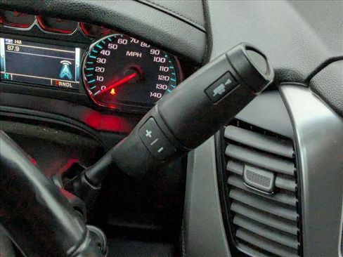 Used 2019 Chevrolet Suburban LT image 14