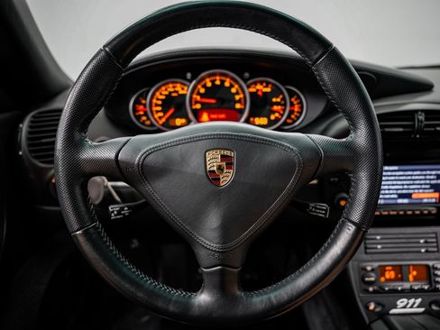 Used 2004 Porsche 911 Carrera RWD image 10