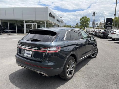 Used 2023 Lincoln Nautilus Reserve AWD/4WD image 5