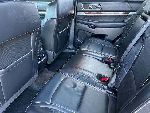 Used 2018 Ford Explorer Platinum image 14