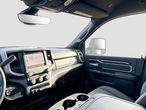 Used 2024 RAM 2500 Big Horn image 21