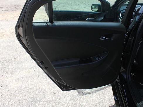 Used 2017 Chevrolet Volt LT w/ Comfort Package FWD image 37
