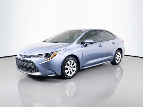 Used 2022 Toyota Corolla LE image 4