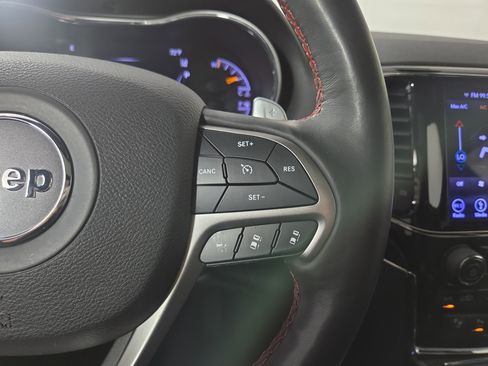 Used 2019 Jeep Grand Cherokee Trailhawk w/ Trailhawk Luxury Group AWD/4WD image 17