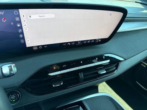 Used 2025 Buick Enclave Preferred FWD image 19