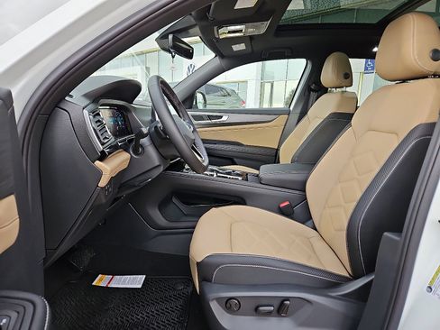 New 2026 Volkswagen Atlas Cross Sport SE image 9