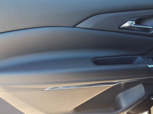 New 2026 Chevrolet Traverse LT w/ Enhanced Driving Package FWD image 10