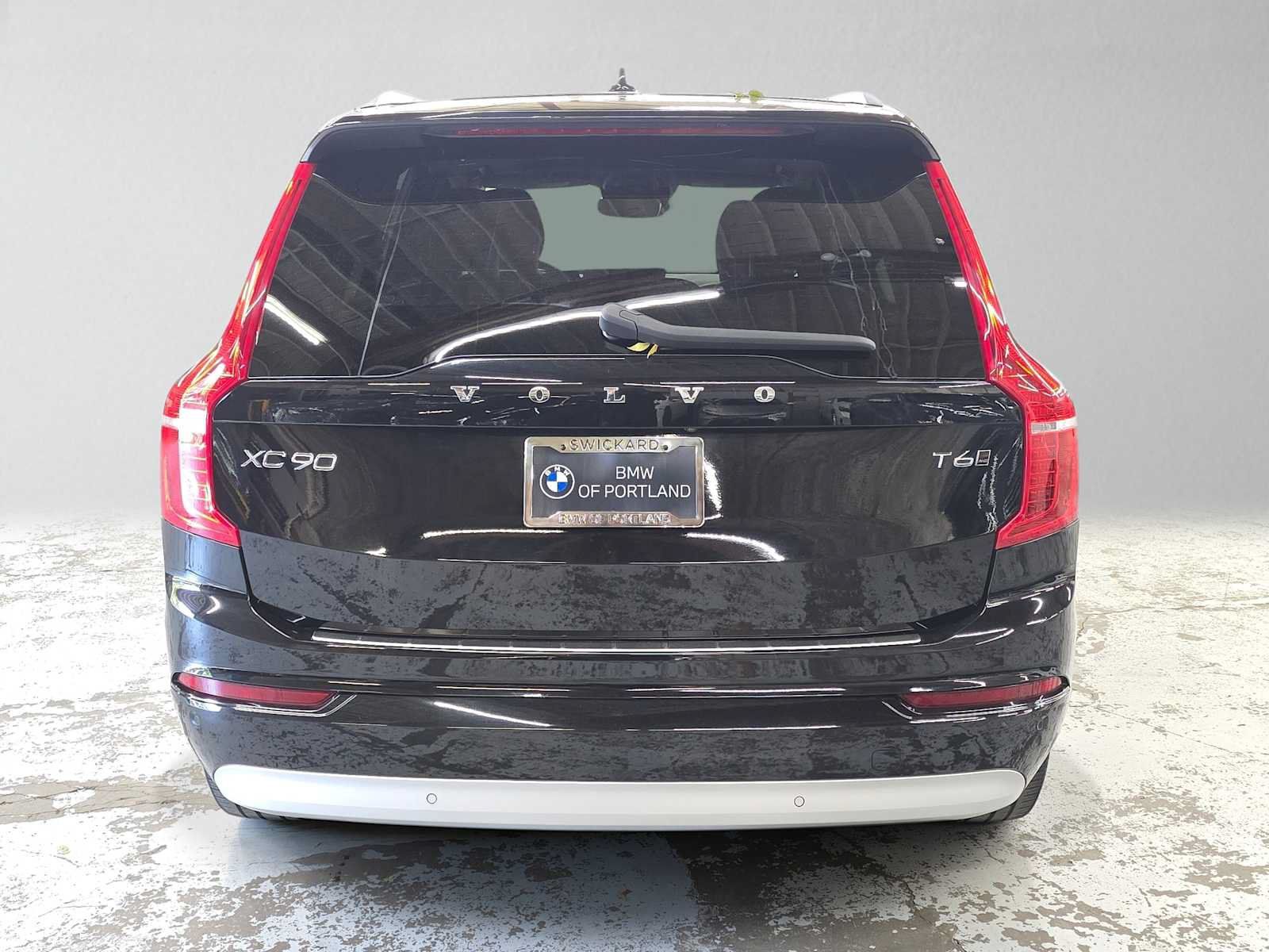 Used 2022 Volvo XC90 T6 Momentum w/ Climate Package AWD/4WD image 4