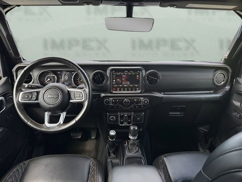 Used 2022 Jeep Gladiator Overland image 11