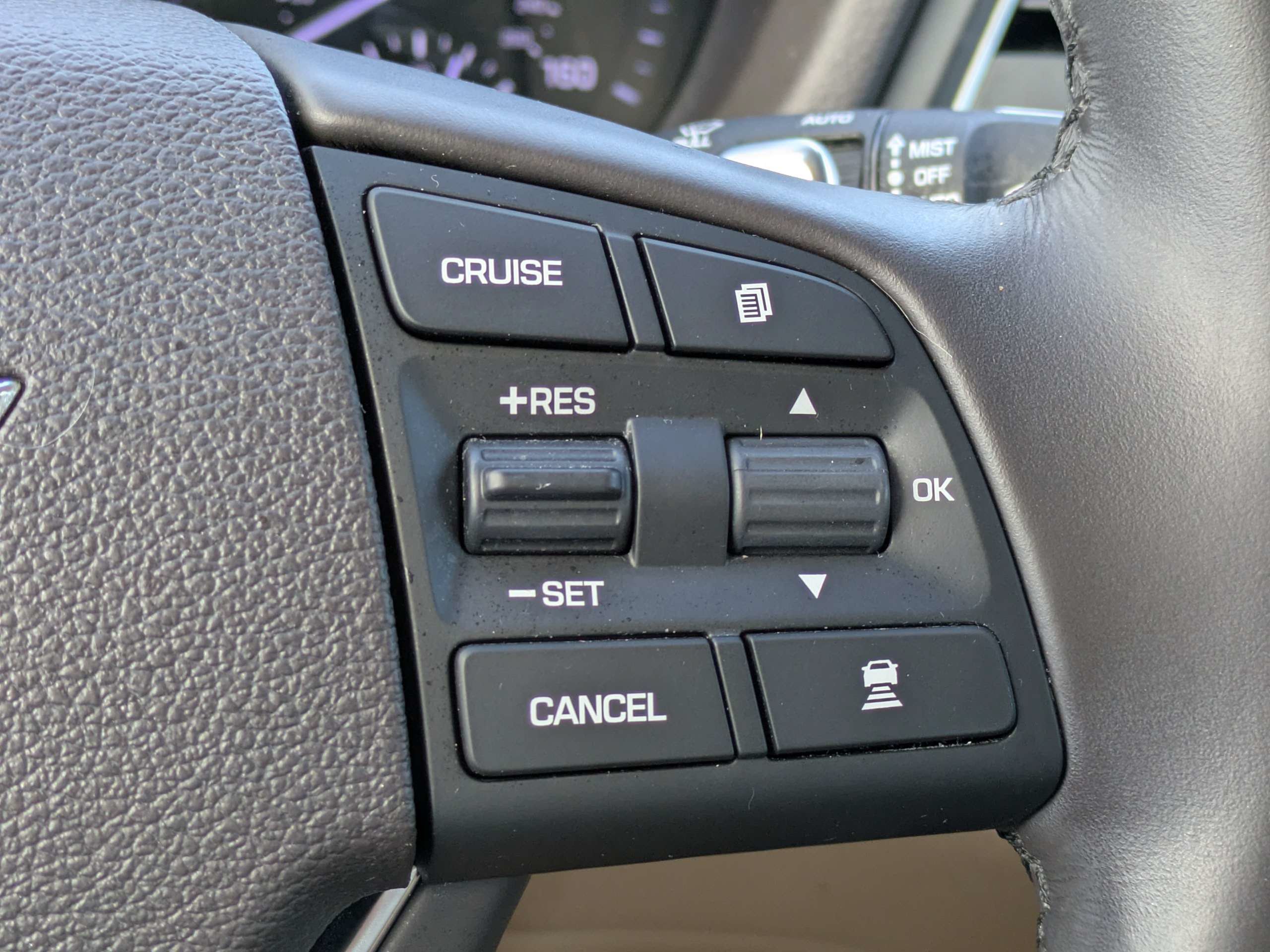 Used 2018 Genesis G80 3.8 RWD image 24