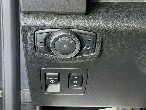 Used 2018 Ford F150 XLT w/ Equipment Group 302A Luxury AWD/4WD image 10