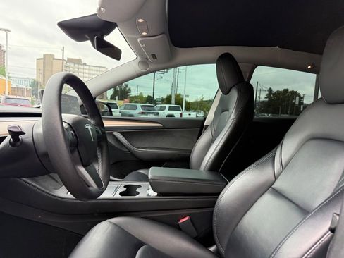 Used 2023 Tesla Model Y Long Range AWD/4WD image 12