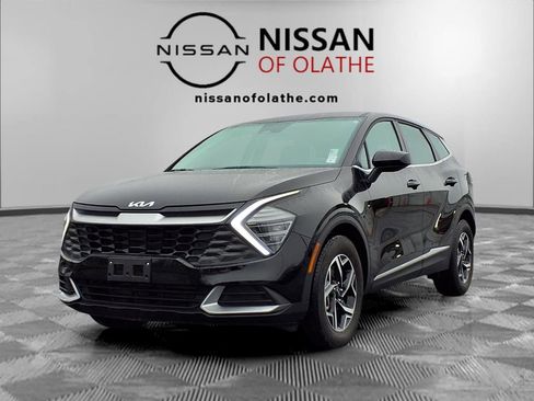 Used 2025 Kia Sportage LX image 1